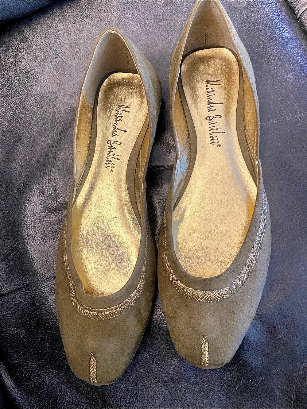 Alexandra Bartlett Pointed-Toe in Olive Green & Gold Leather Suede US 8M